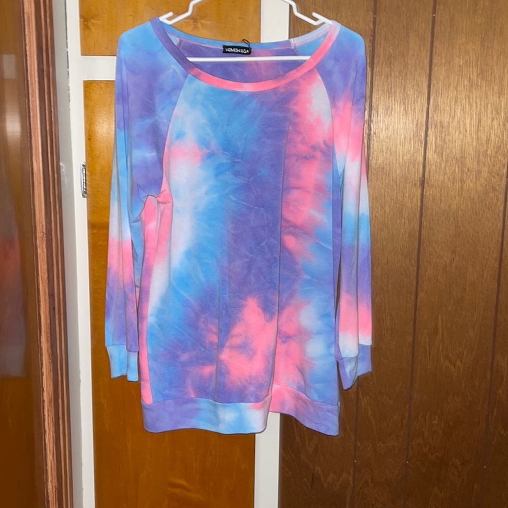 Brand new without tags. Heimish USA top, thin sweatshirt material. Size large.